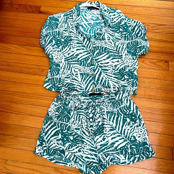 MinkPink Two Piece Print Set - Picture 1 of 3